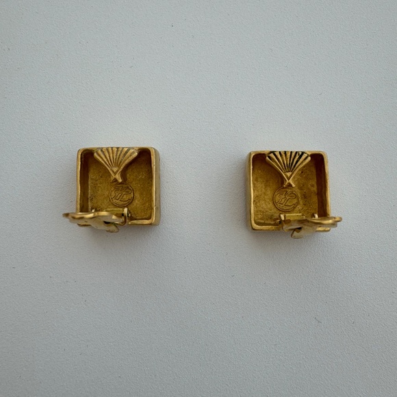 Karl Lagerfeld - Picture 2 of 2